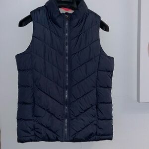 Sleeveless jacket